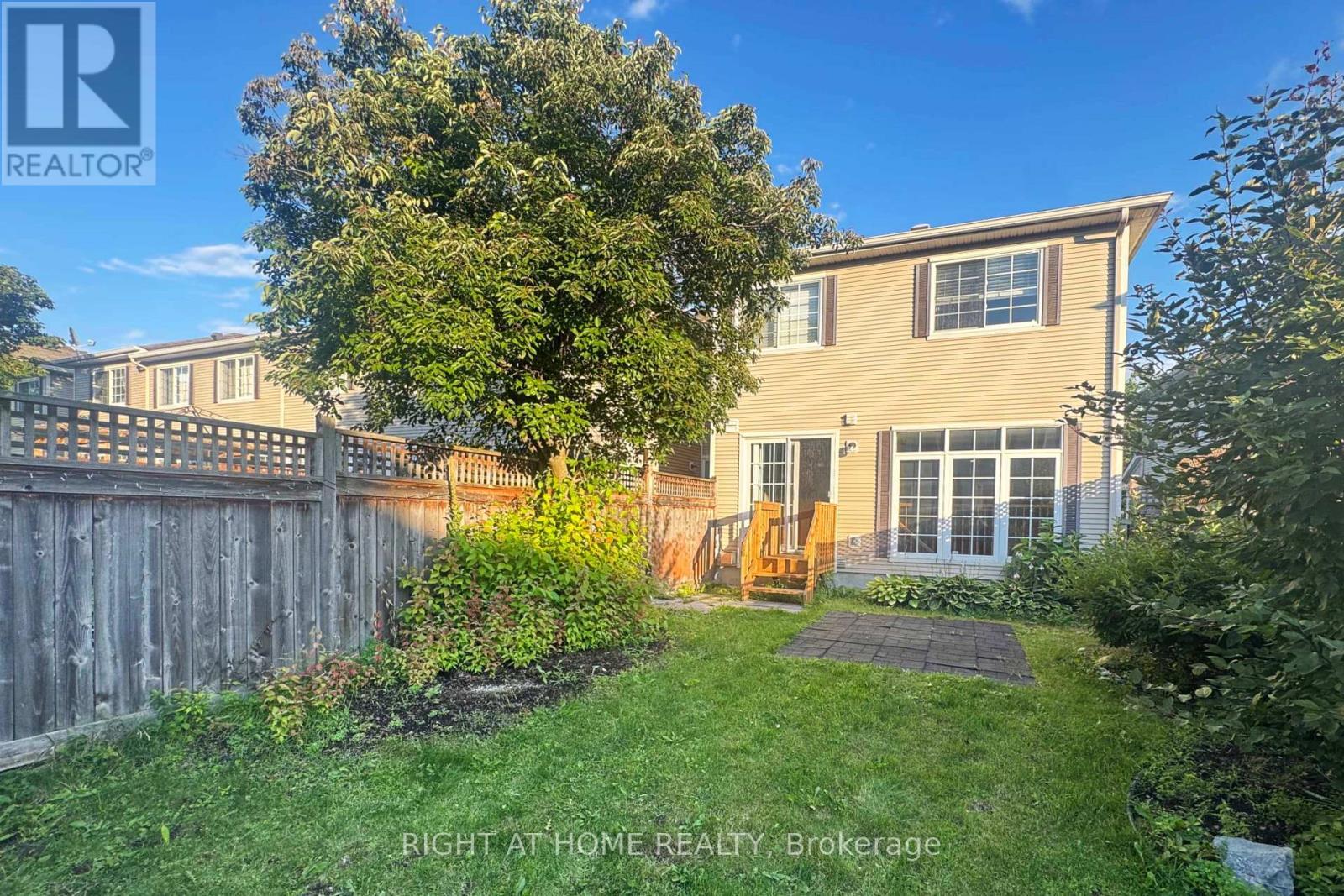 118 Braddock Private, Ottawa, ON