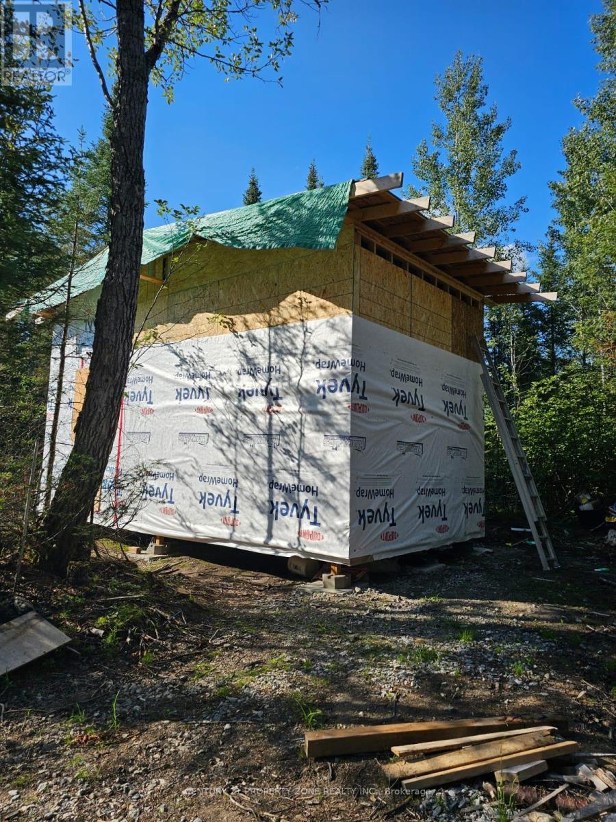 320 Mcnee Road, Hearst, ON