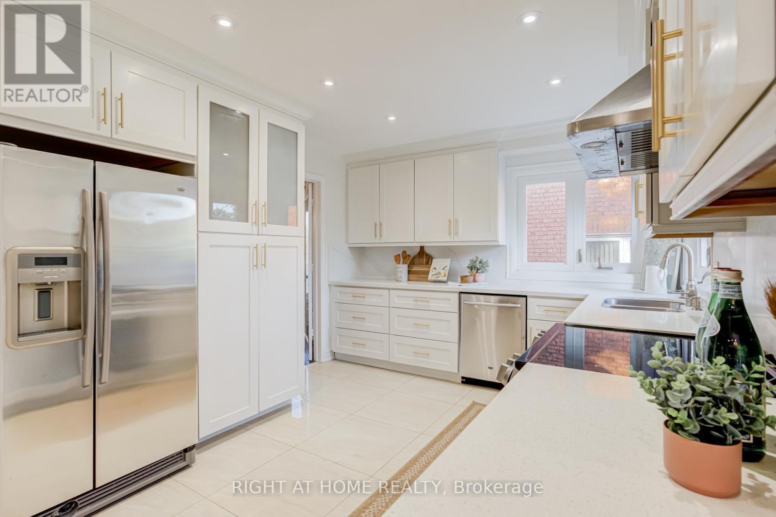 2598 Mason Heights, Mississauga, ON
