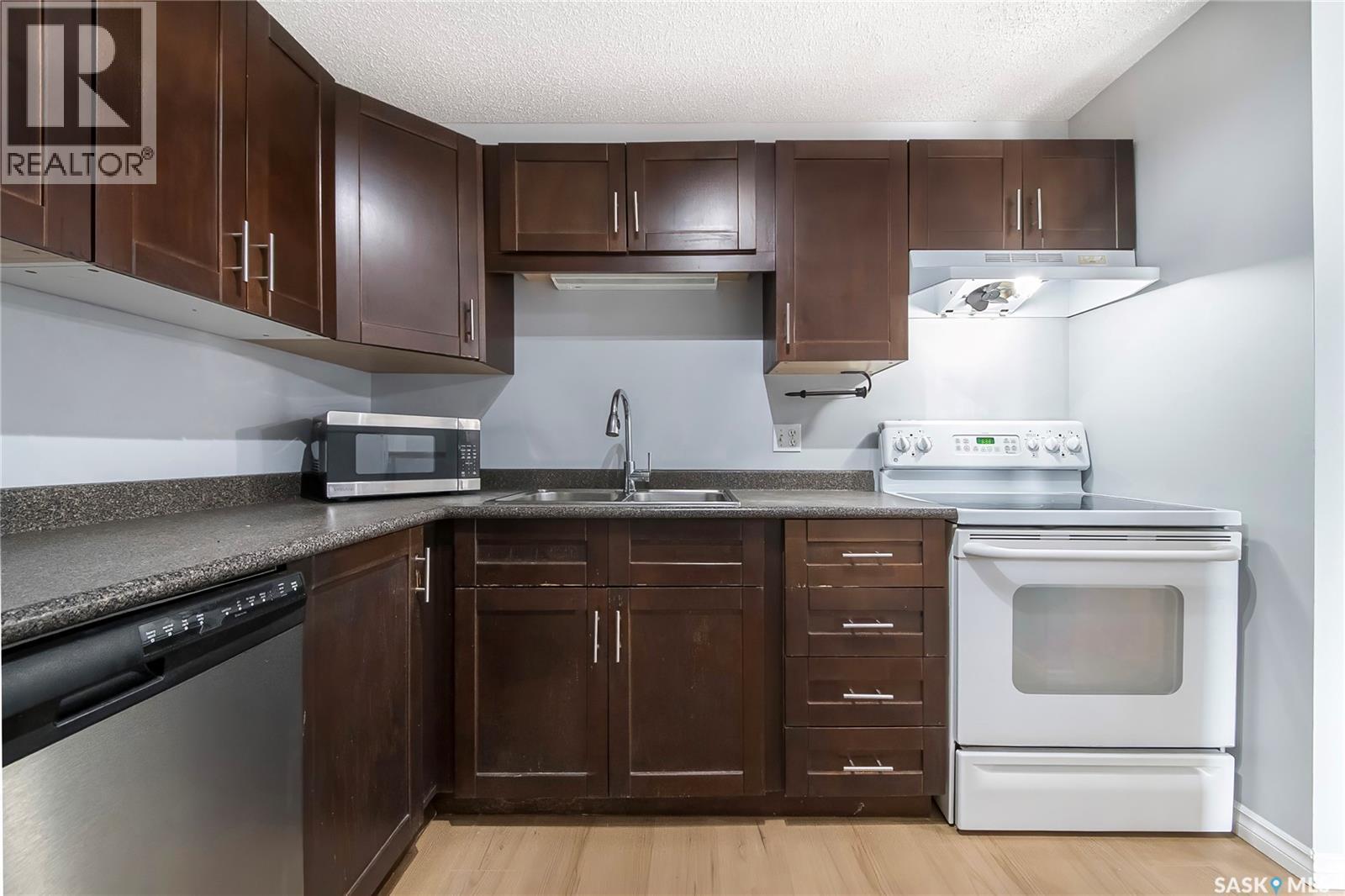 301 335 Kingsmere Boulevard, Saskatoon, SK