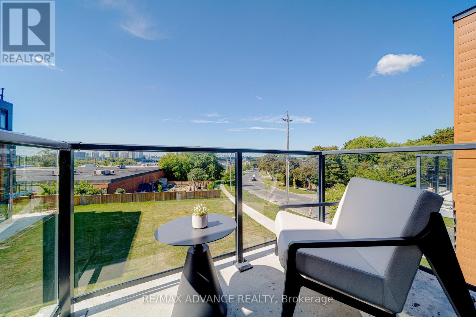 3 - 75 Curlew Drive, Toronto, ON