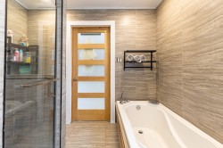 Salle de bains attenante à la CCP -