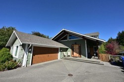 2625 Streamside Pl Mill Bay, BC V0R 2P2