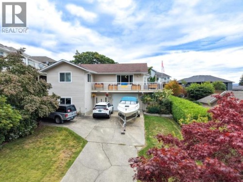 6886 HARVIE AVE  Powell River, BC V8A 5J1