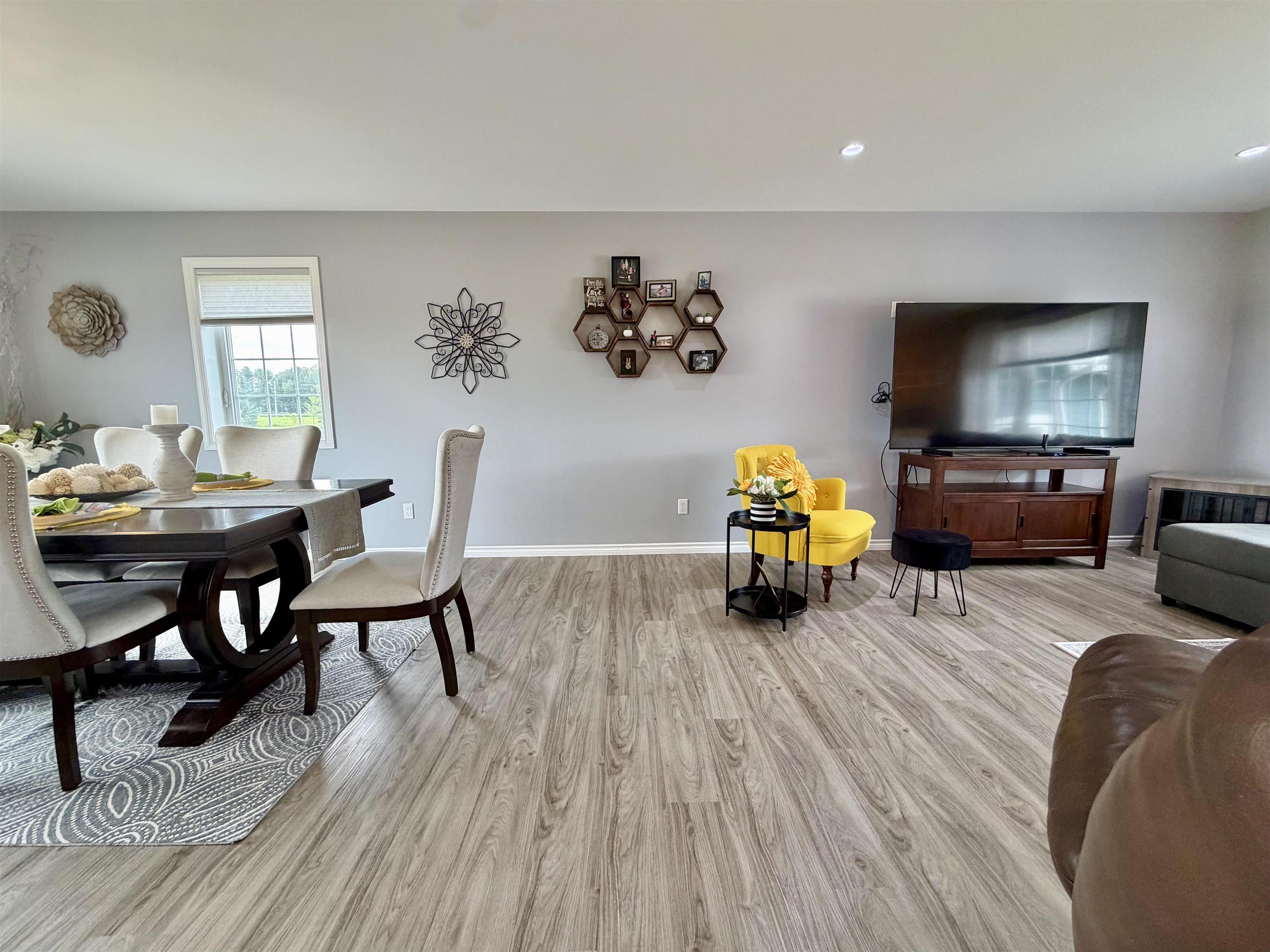 8 Spruce Drive, Emo, ON