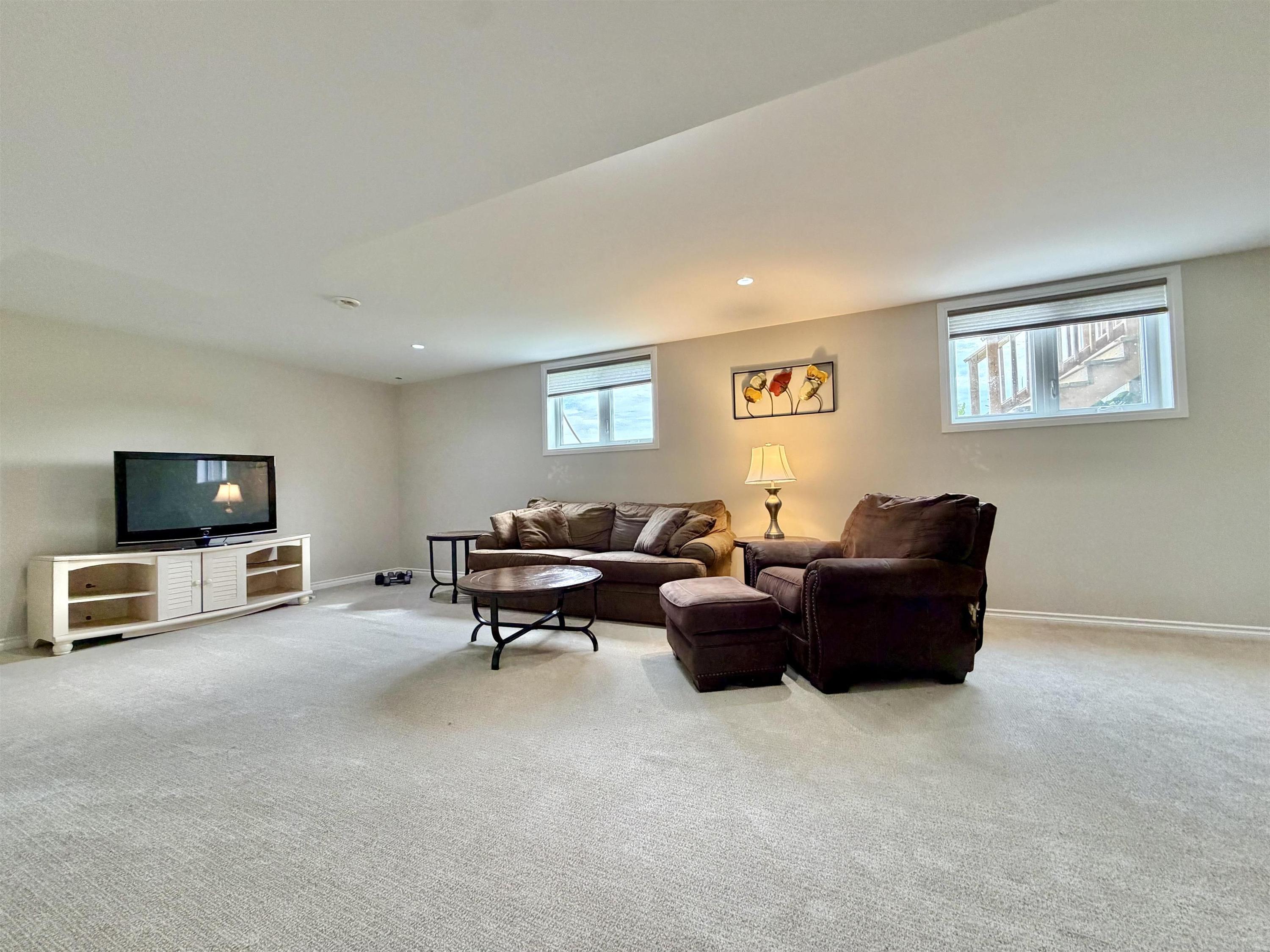 8 Spruce Drive, Emo, ON