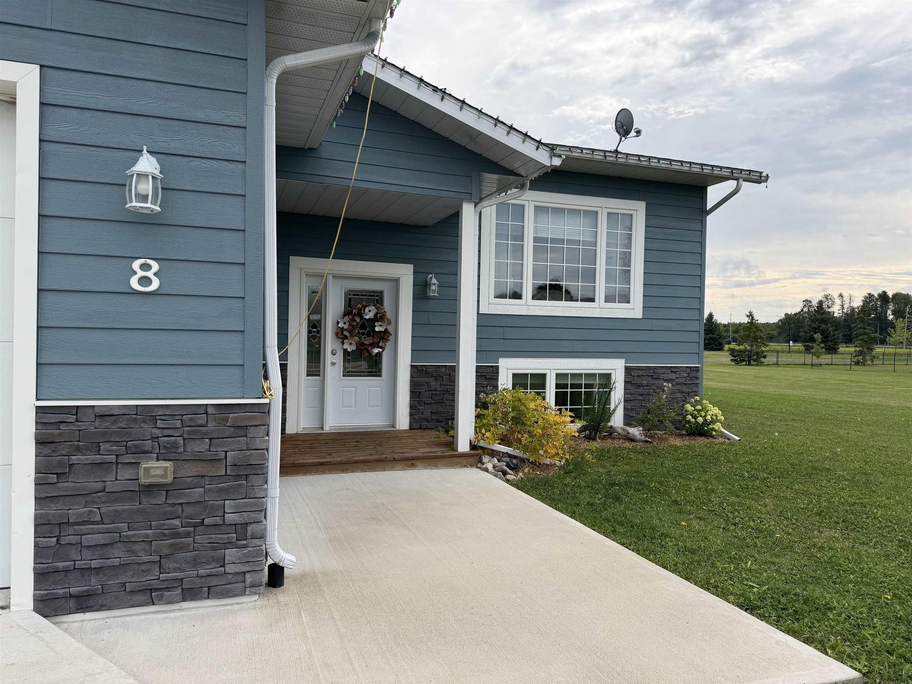 8 Spruce Drive, Emo, ON