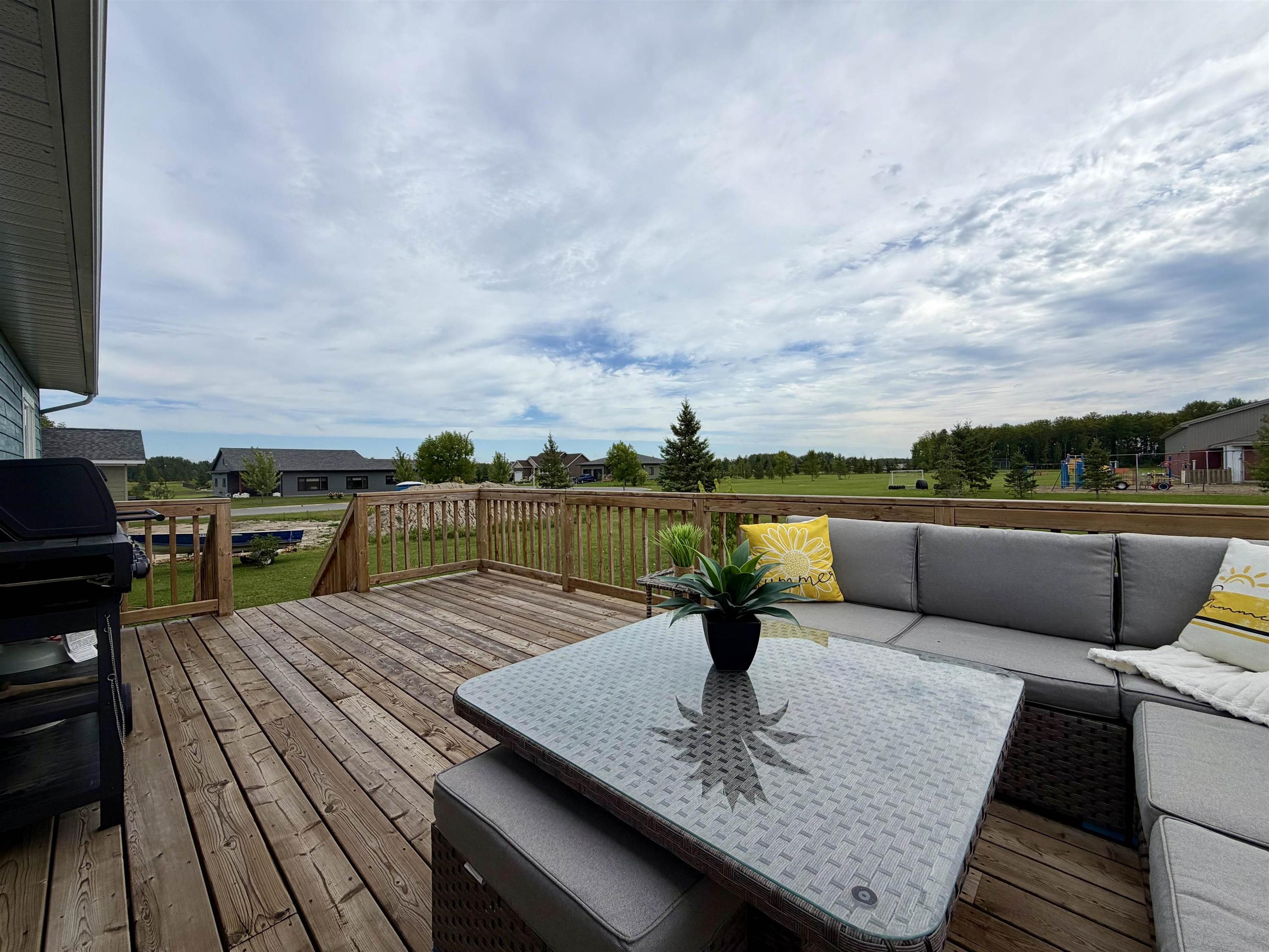 8 Spruce Drive, Emo, ON