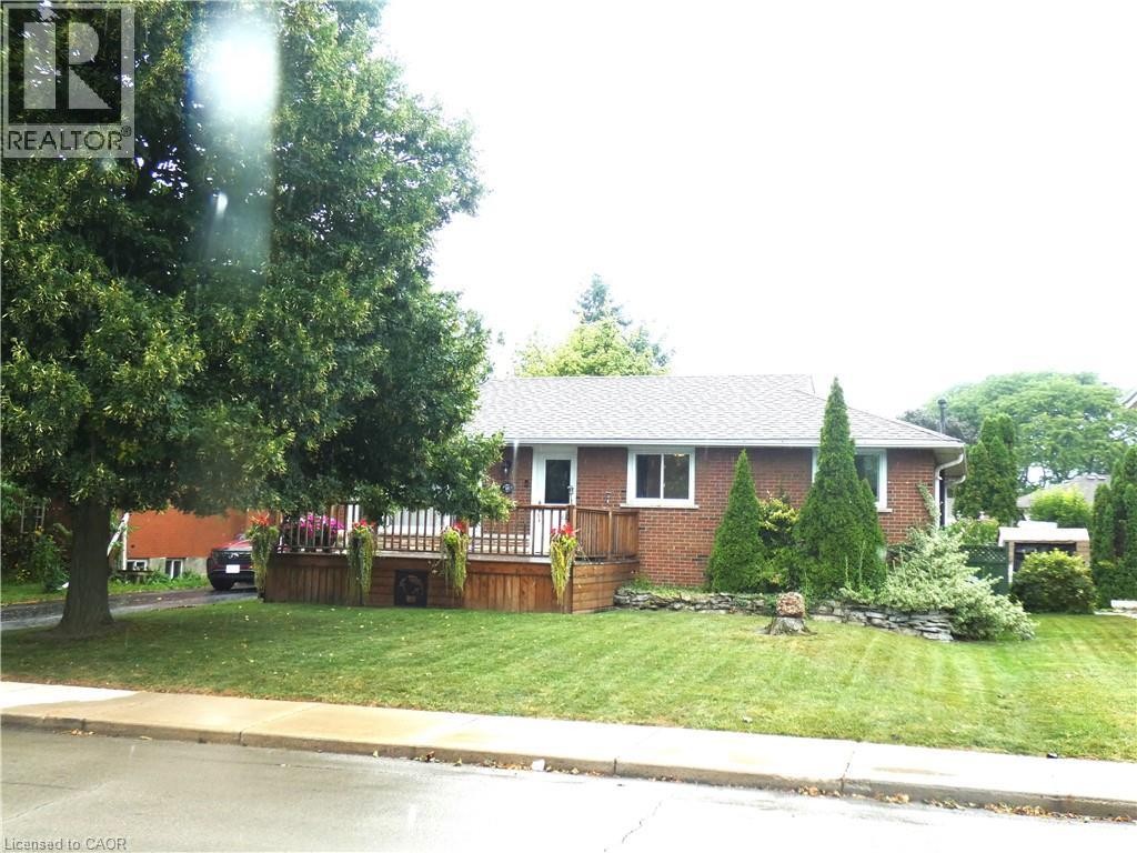 15 Collier Crescent, Hamilton, ON