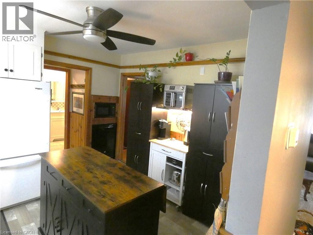 15 Collier Crescent, Hamilton, ON