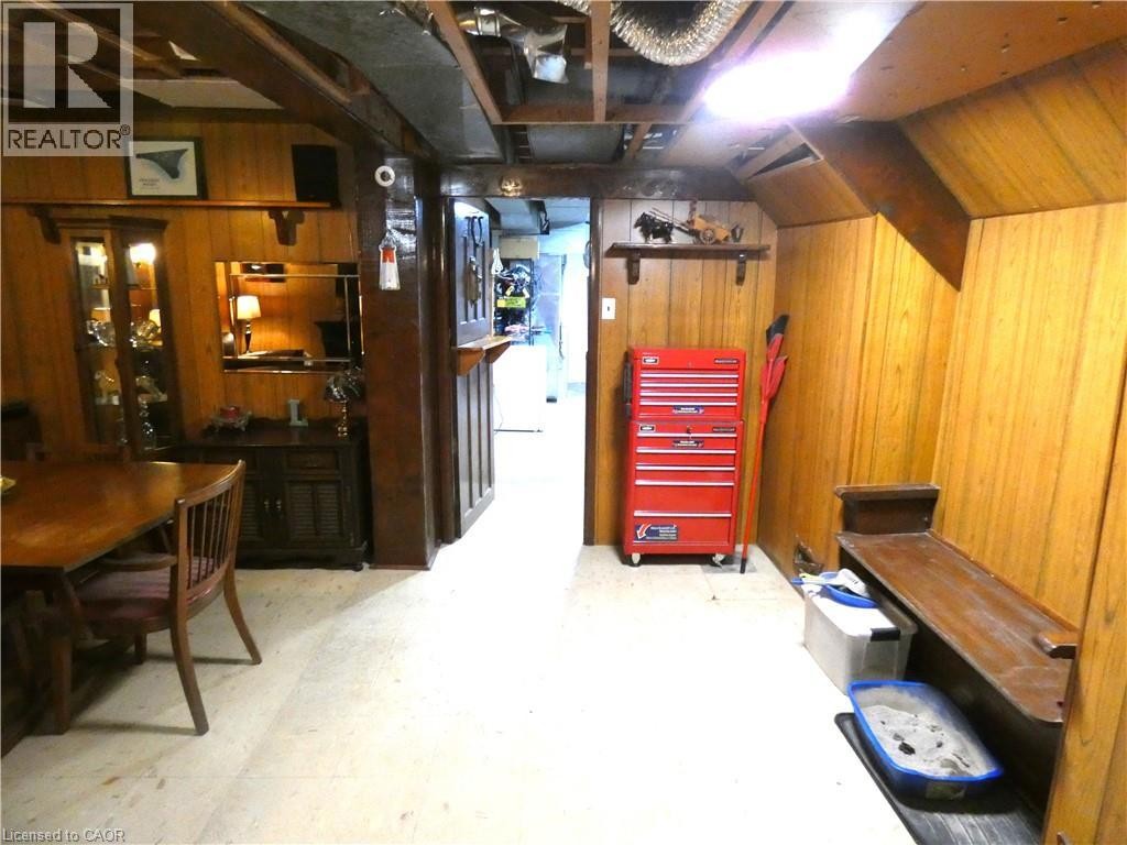 15 Collier Crescent, Hamilton, ON
