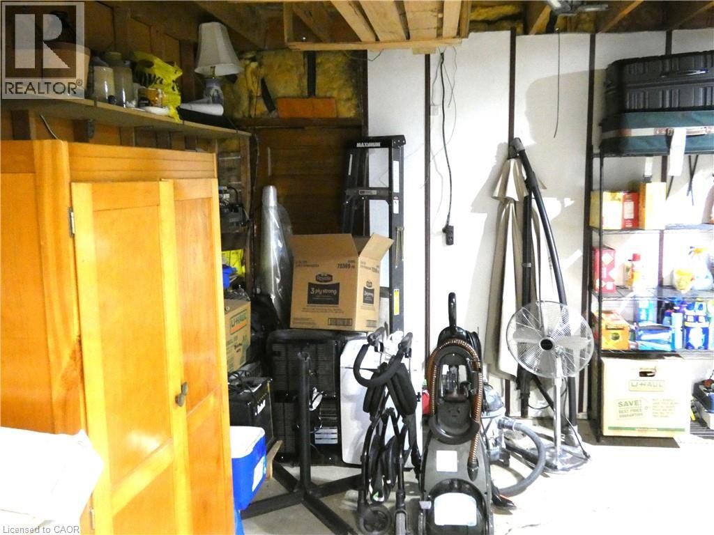 15 Collier Crescent, Hamilton, ON