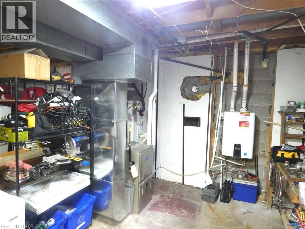15 Collier Crescent, Hamilton, ON