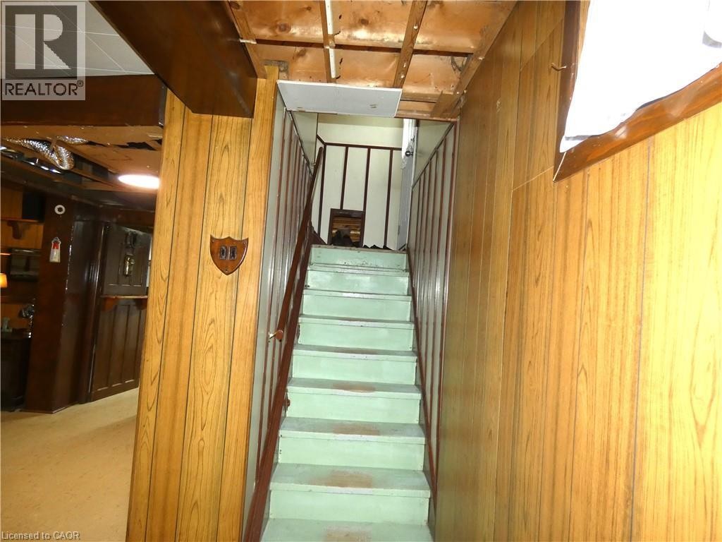 15 Collier Crescent, Hamilton, ON