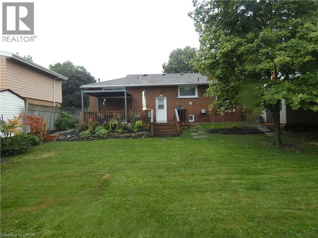 15 Collier Crescent, Hamilton, ON