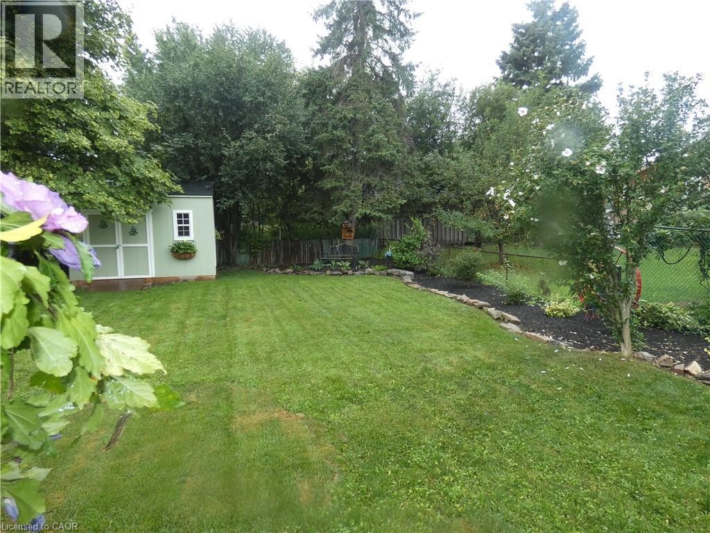 15 Collier Crescent, Hamilton, ON