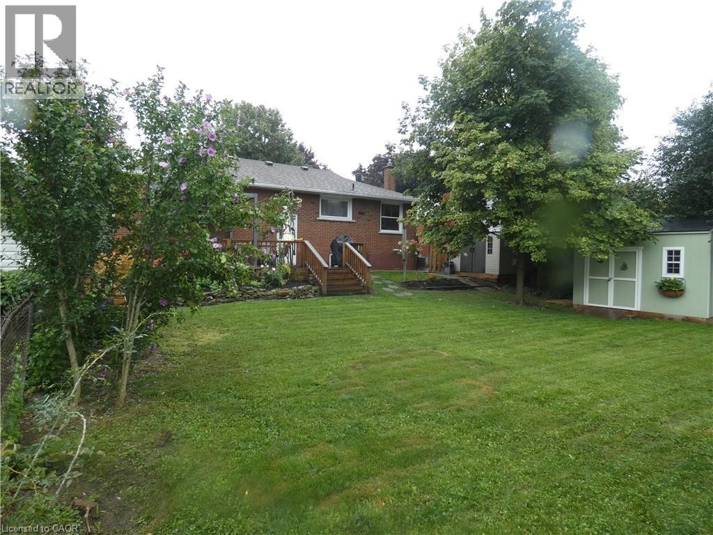 15 Collier Crescent, Hamilton, ON
