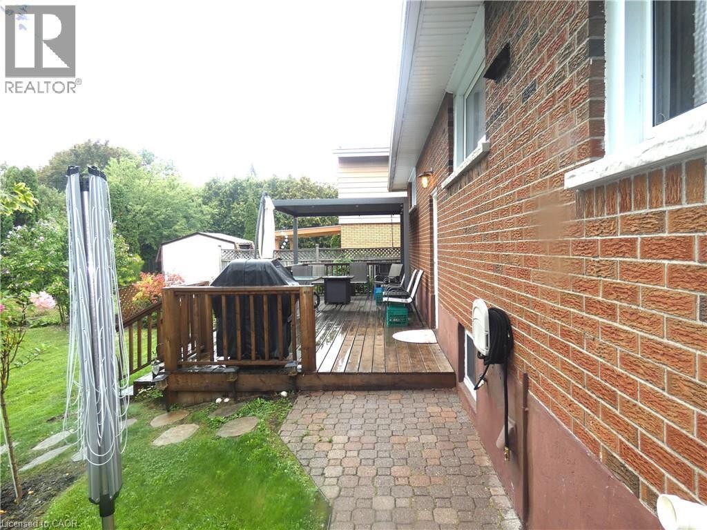 15 Collier Crescent, Hamilton, ON