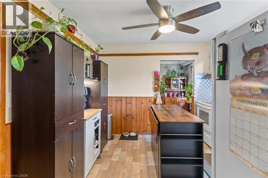 15 Collier Crescent, Hamilton, ON