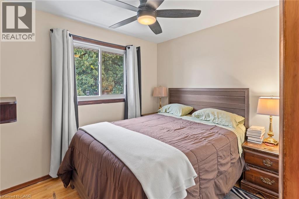 15 Collier Crescent, Hamilton, ON