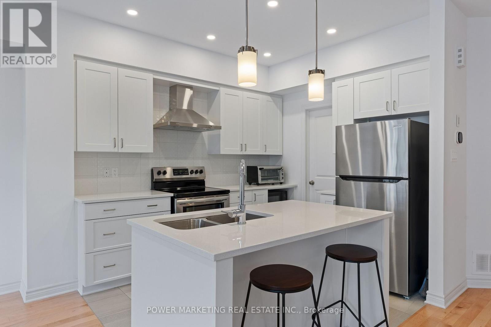 677 Cordelette Circle, Ottawa, ON