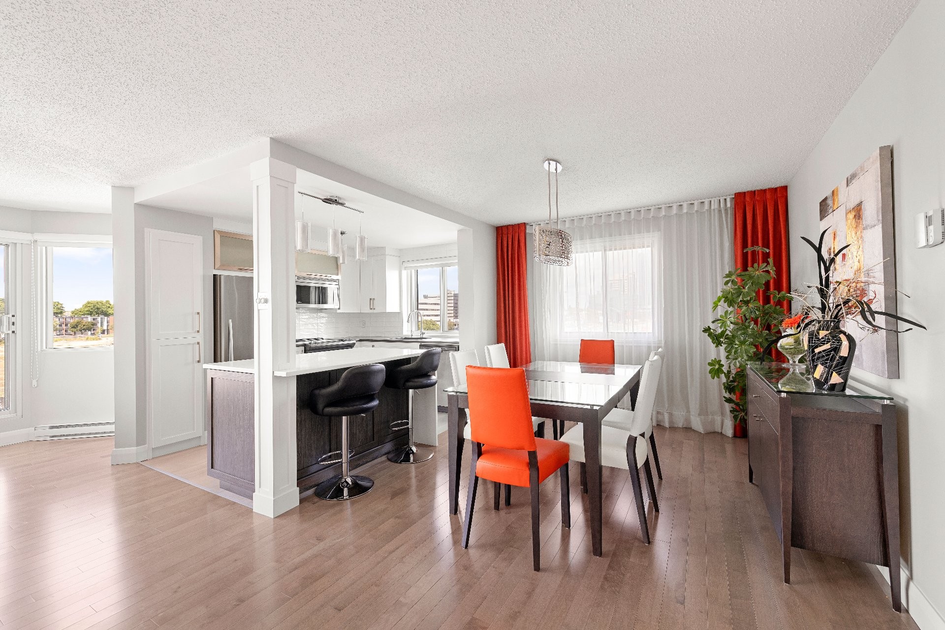 Dining Room - 518-3111 Av. Des Hôtels, Québec (Sainte-Foy/Sillery/Cap-Rouge), QC
