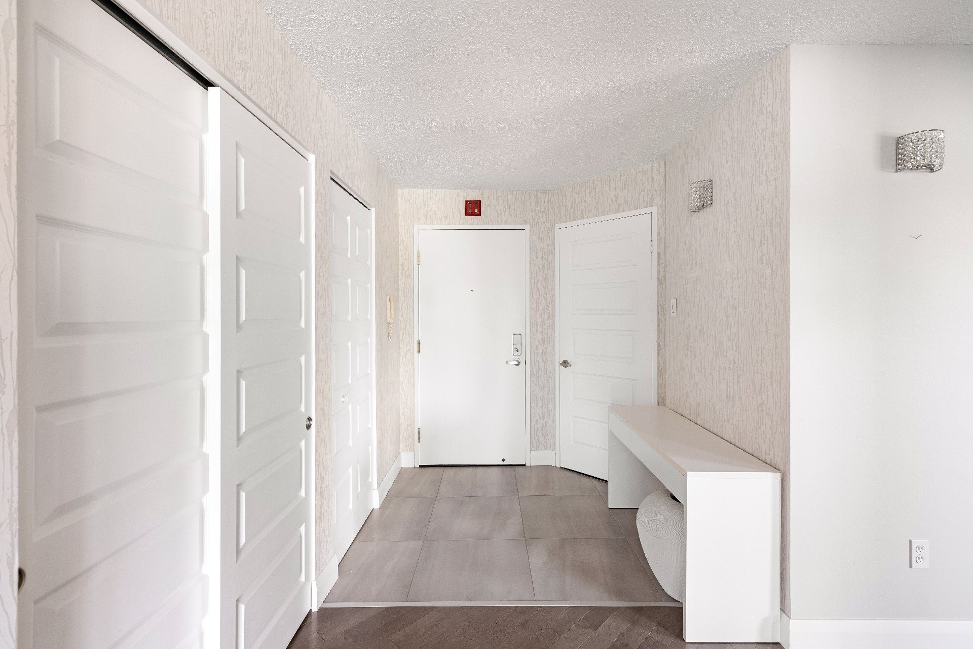 Mud Room - 518-3111 Av. Des Hôtels, Québec (Sainte-Foy/Sillery/Cap-Rouge), QC