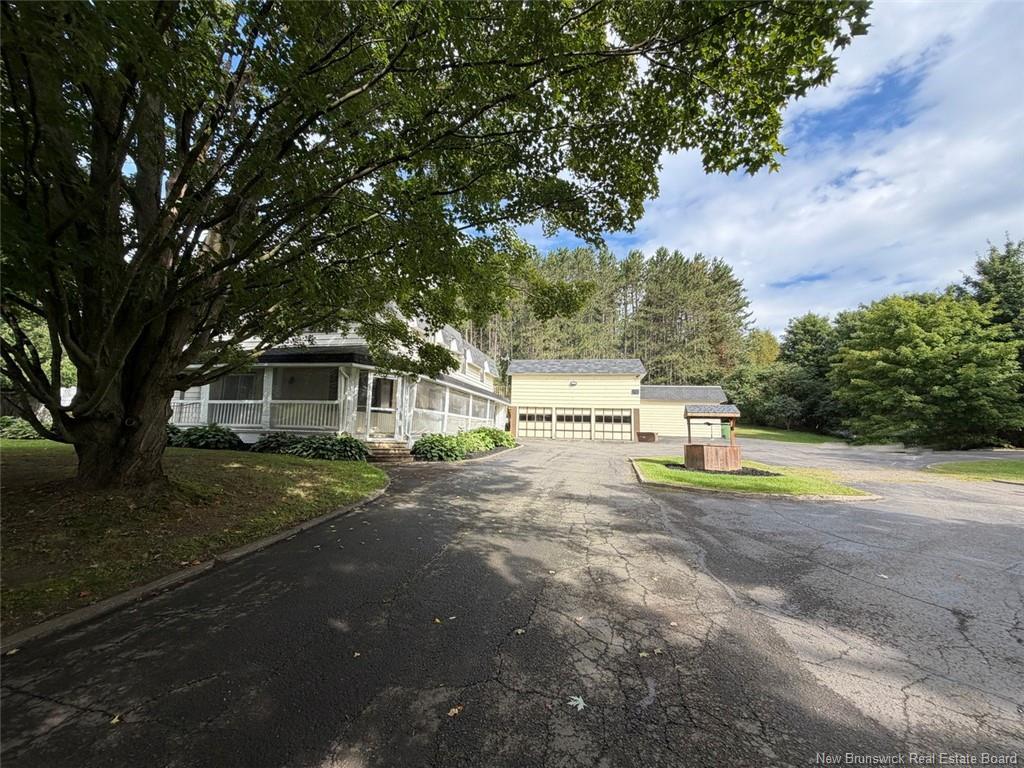 2371 Commerciale St, Saint-François-De-Madawaska, NB