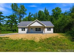 8 Graham Street Lincoln, NB E3B 7E8