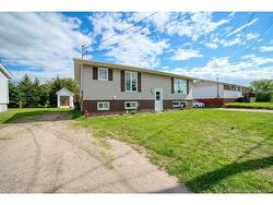 838 Helen ST Bathurst, NB E2A 2E7
