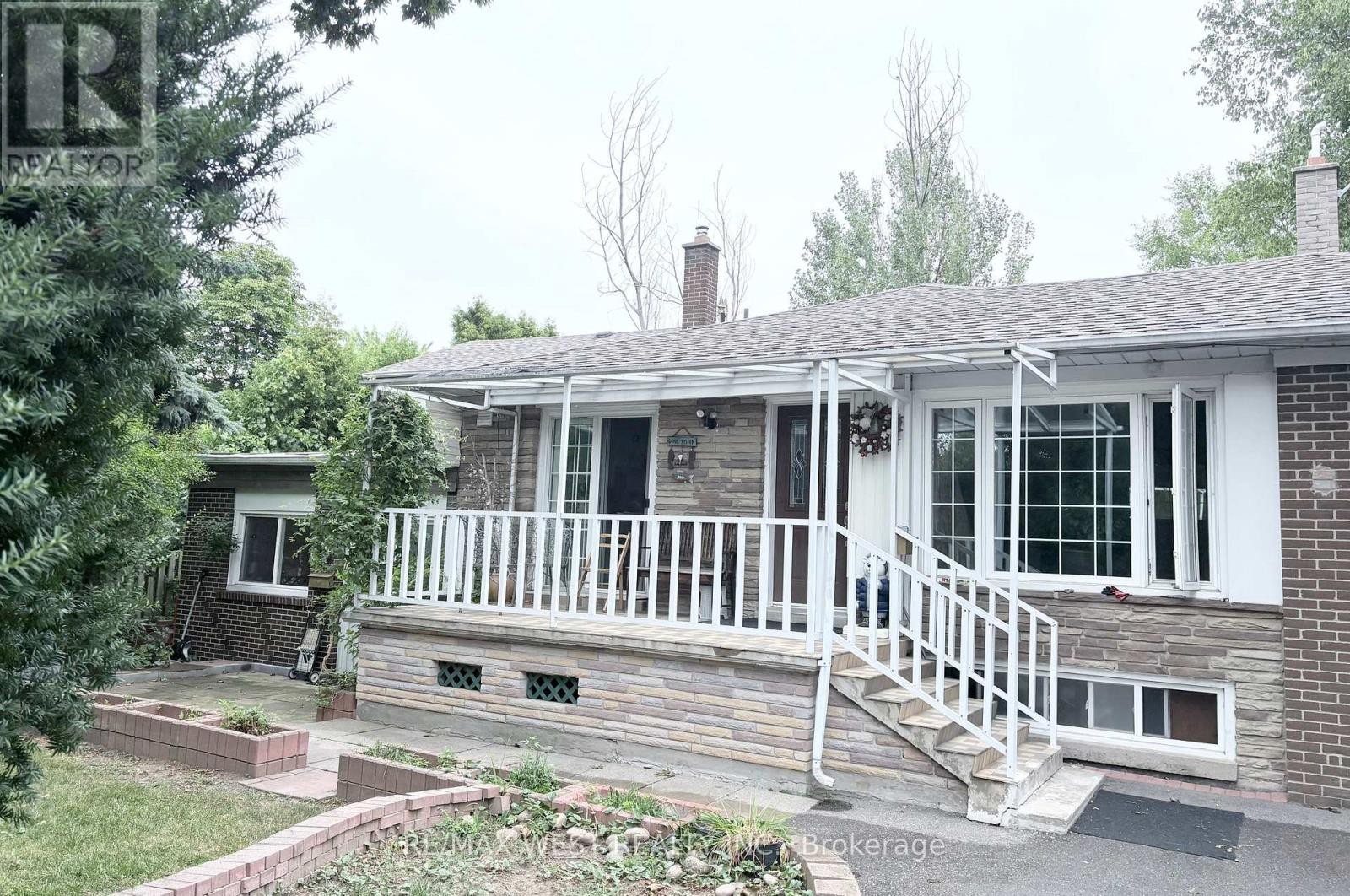 63 Summerside Crescent, Toronto, ON