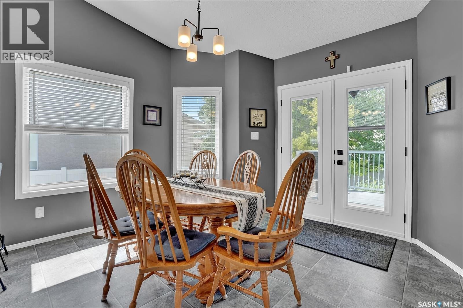 1355 Maple Leaf Crescent N, Regina, SK
