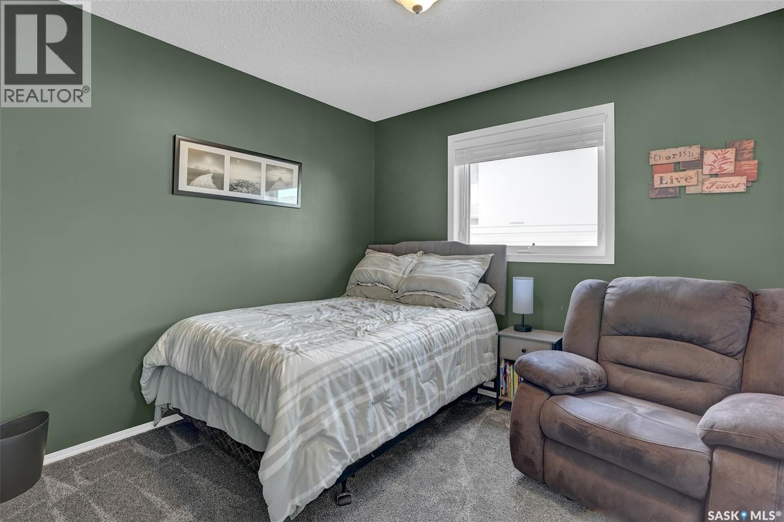 1355 Maple Leaf Crescent N, Regina, SK