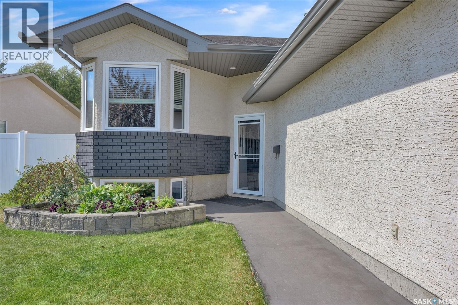 1355 Maple Leaf Crescent N, Regina, SK