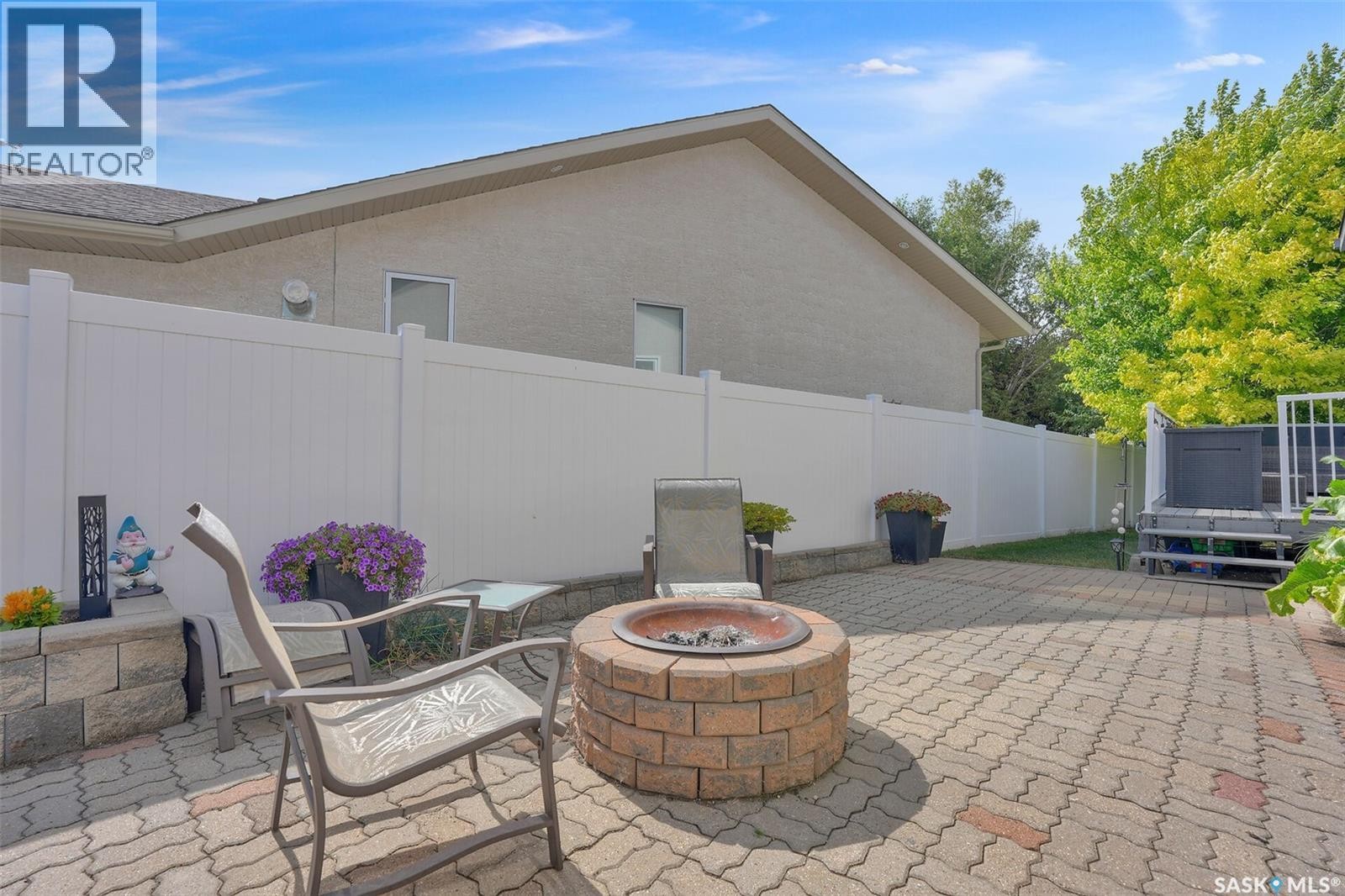 1355 Maple Leaf Crescent N, Regina, SK