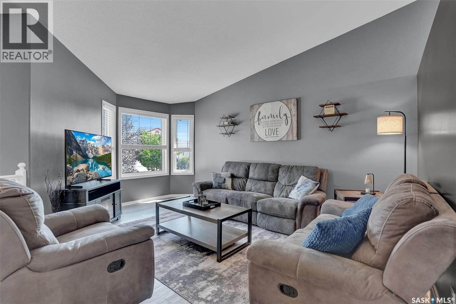 1355 Maple Leaf Crescent N, Regina, SK