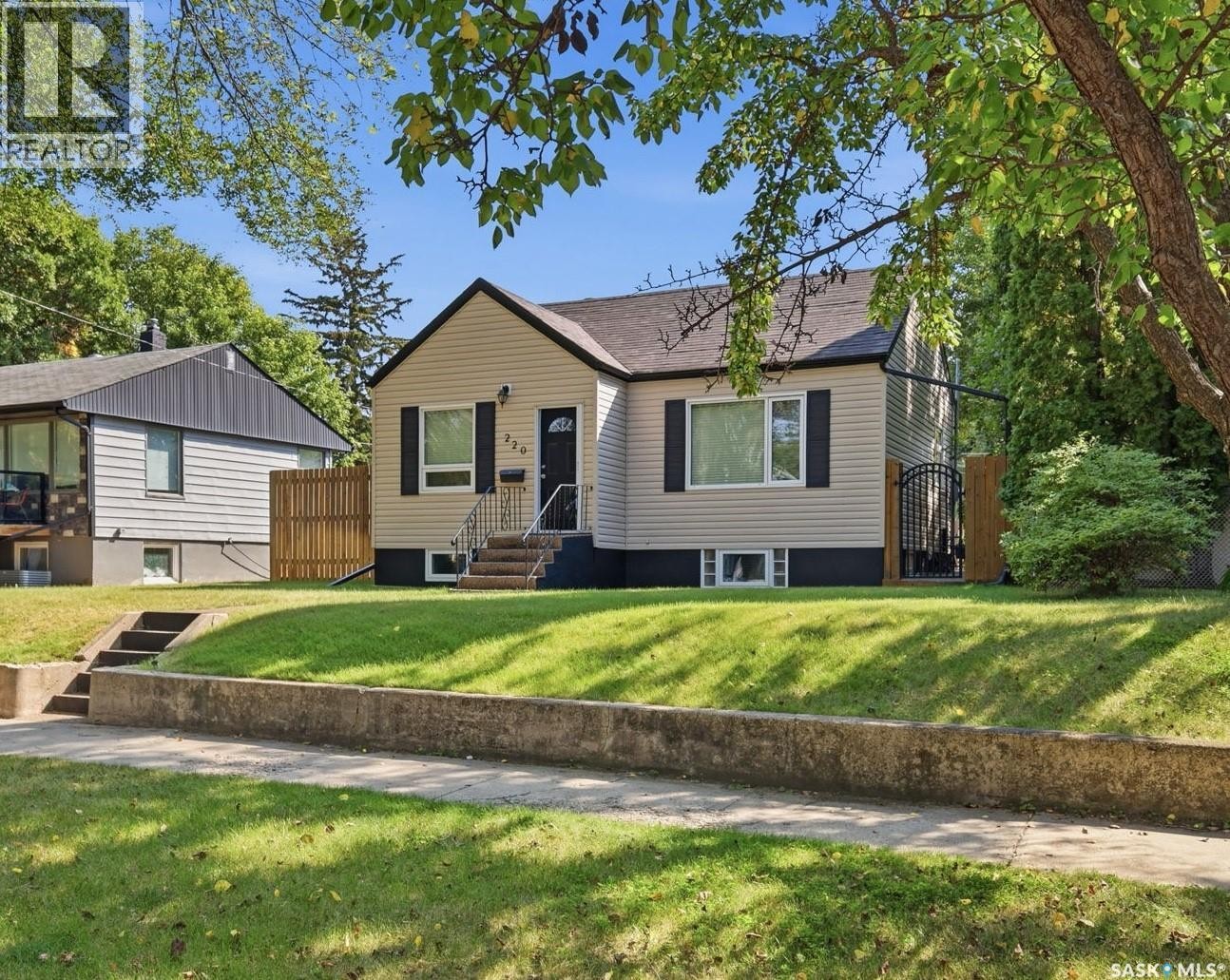 220 3Rd Street E, Saskatoon, SK