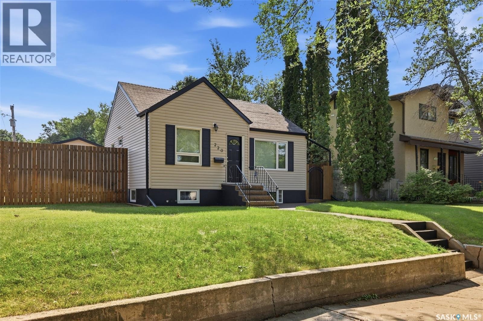 220 3Rd Street E, Saskatoon, SK