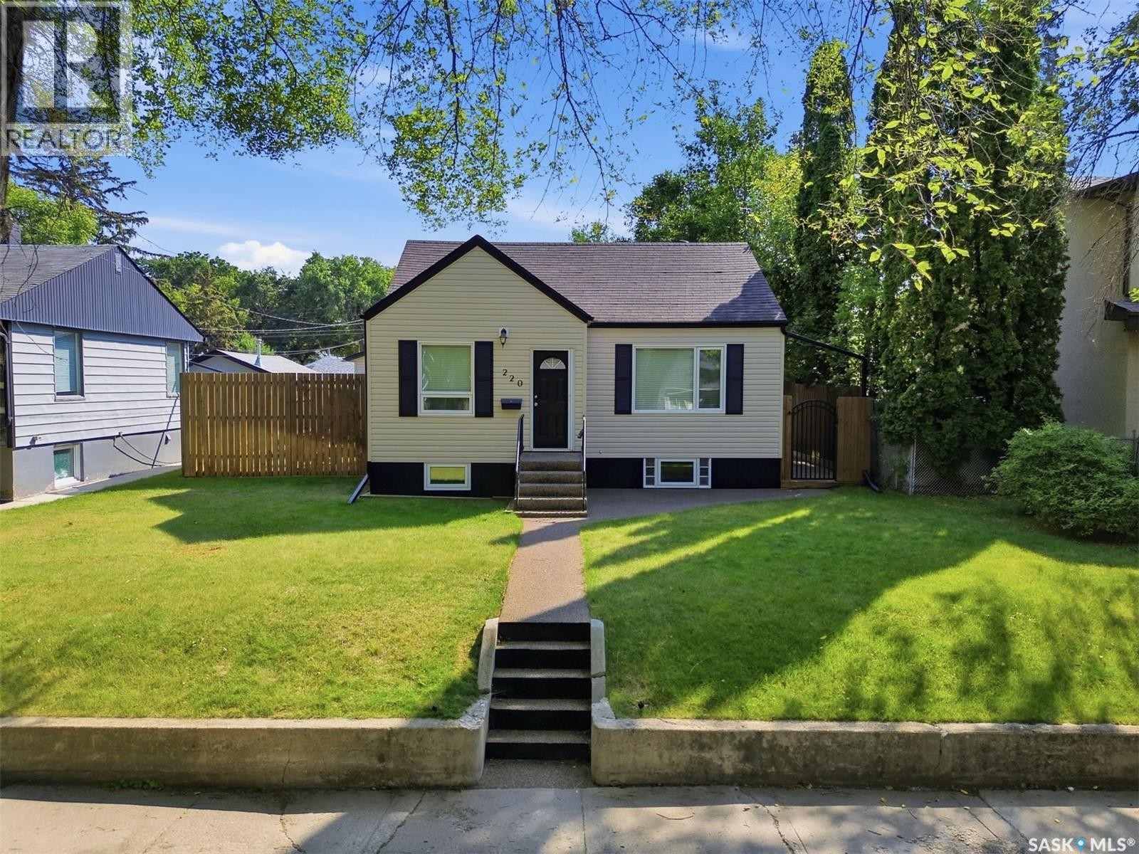 220 3Rd Street E, Saskatoon, SK