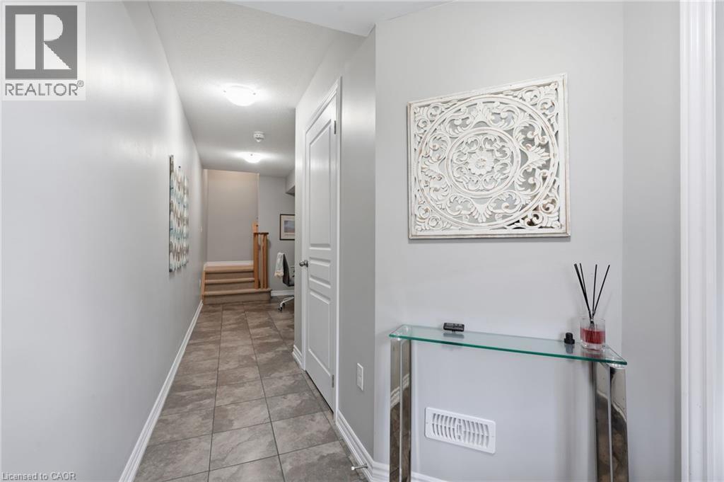 25 Hiscott Drive, Waterdown, ON