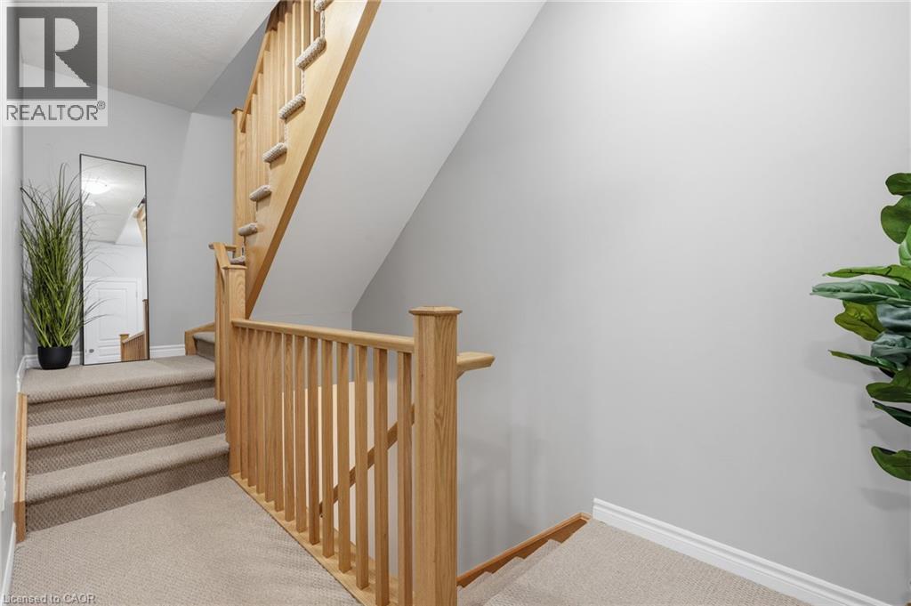25 Hiscott Drive, Waterdown, ON