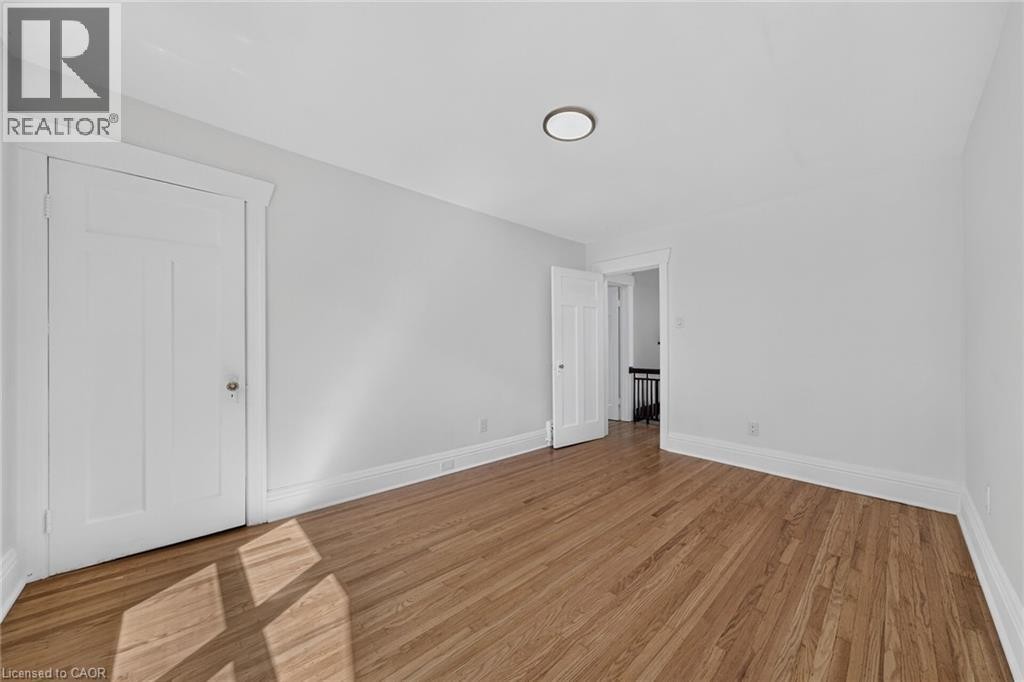 229 Park Row S, Hamilton, ON