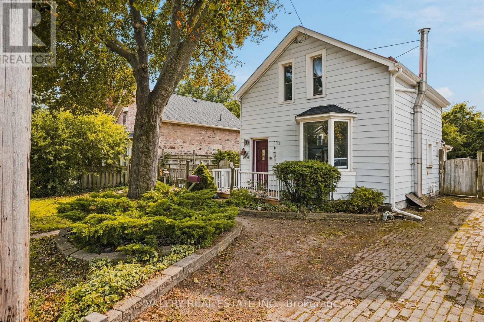 34 Chalmers Street N, Cambridge, ON