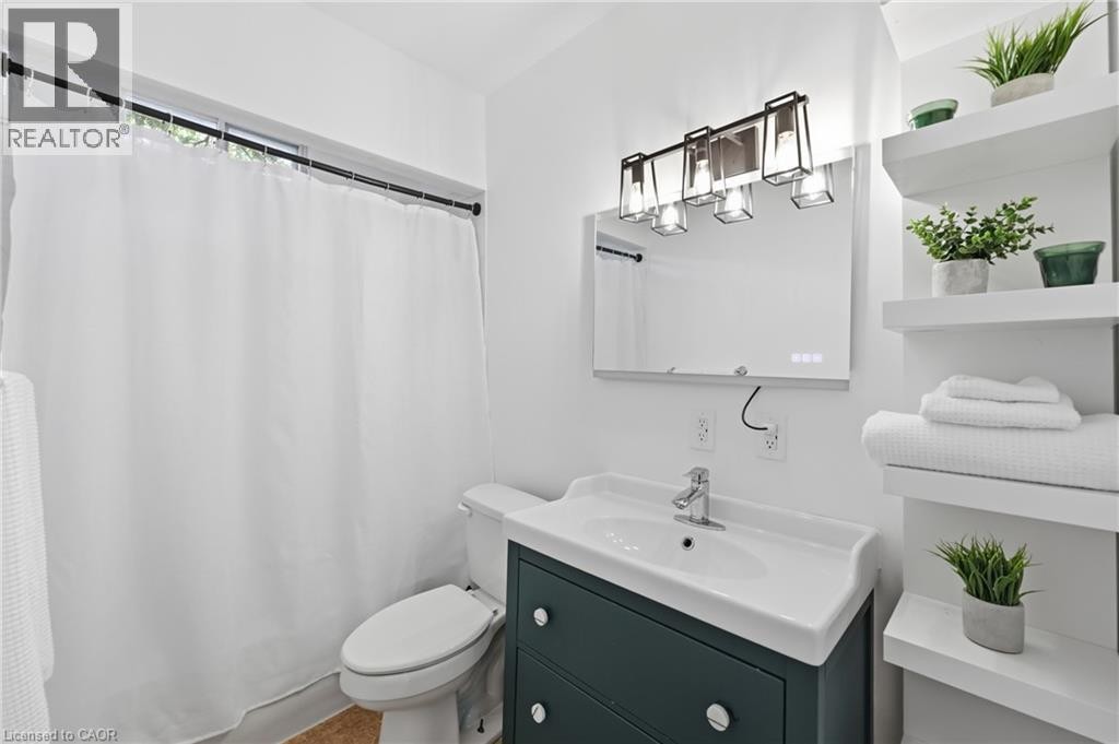 128 Robert Street, Hamilton, ON