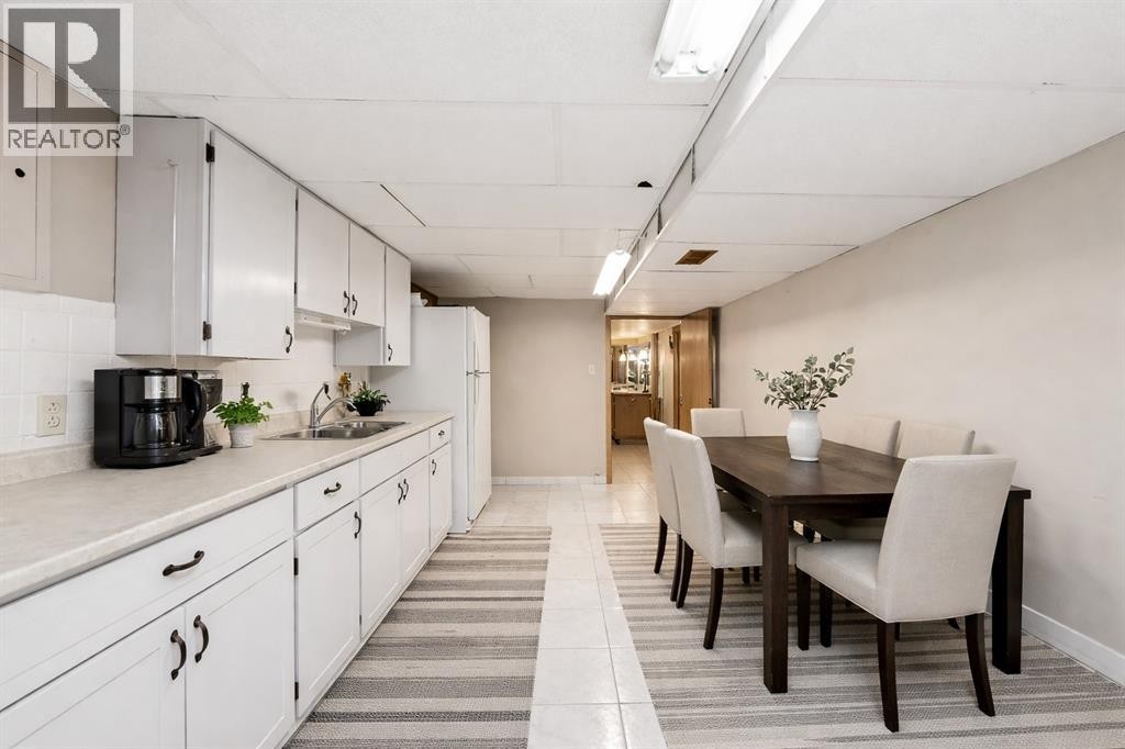 563 Riverside Drive, St Clair, ON