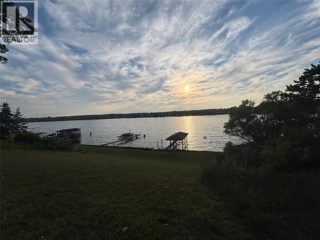 563 Riverside Drive, St Clair, ON