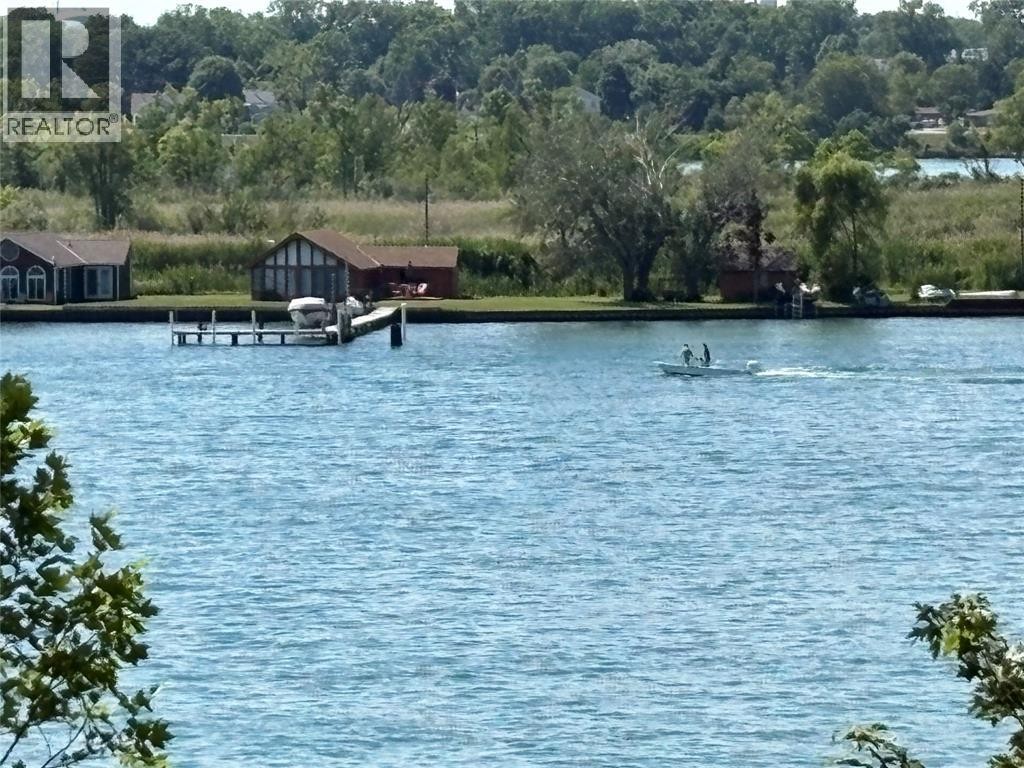 563 Riverside Drive, St Clair, ON
