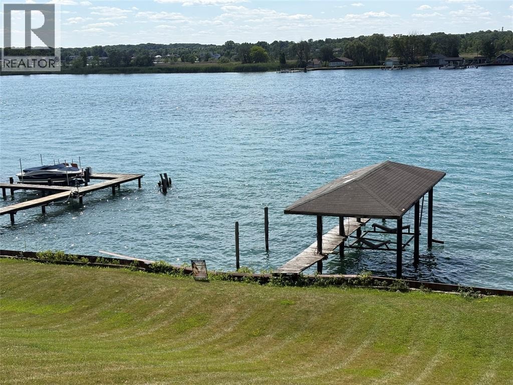 563 Riverside Drive, St Clair, ON