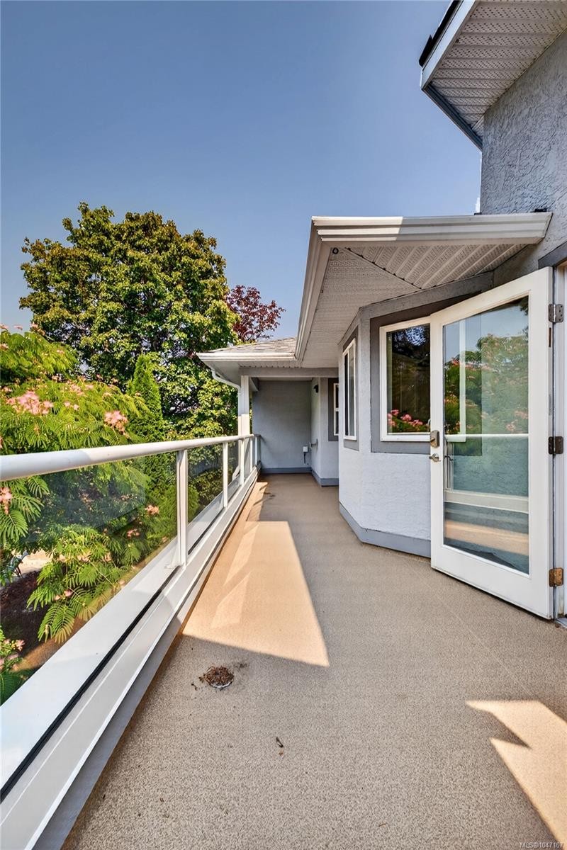 16 Edwards Estates Rd, View Royal, BC