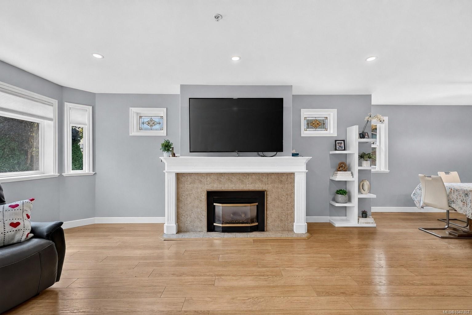 16 Edwards Estates Rd, View Royal, BC